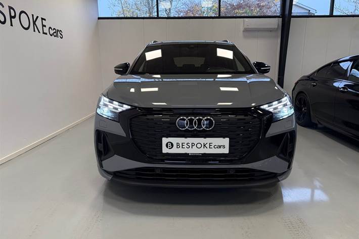 Grå Audi Q4 fra 2022