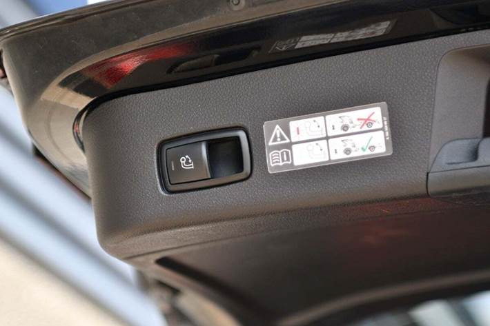 Sort Mercedes ML63 fra 2012