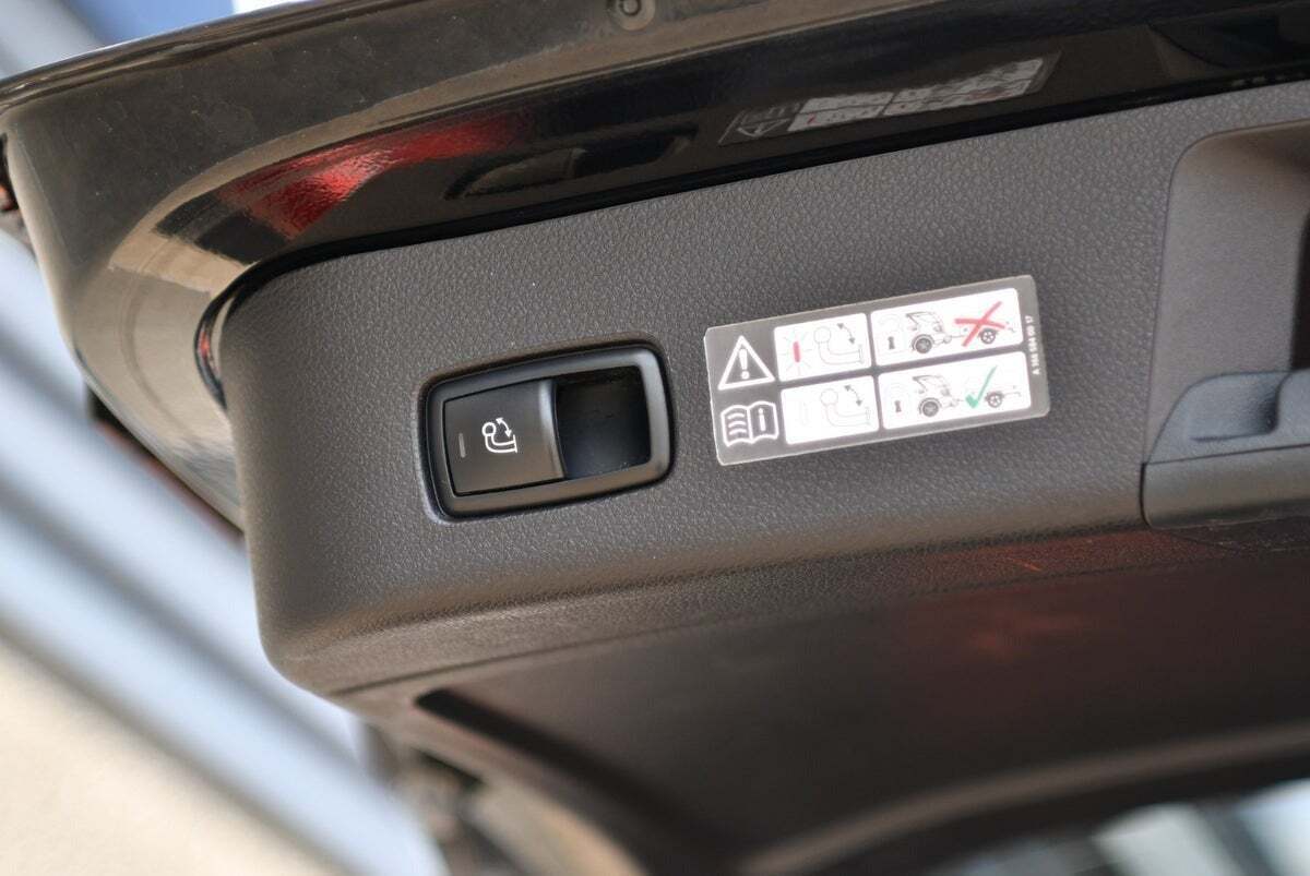 Sort Mercedes ML63 fra 2012