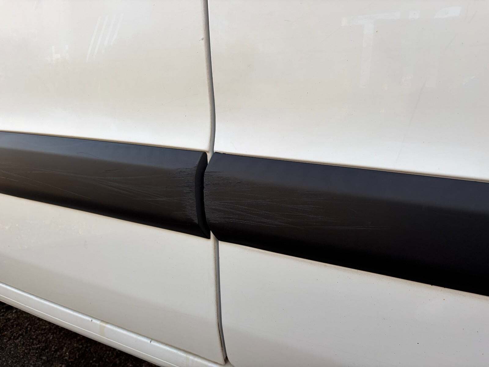 Hvid Peugeot Partner fra 2016