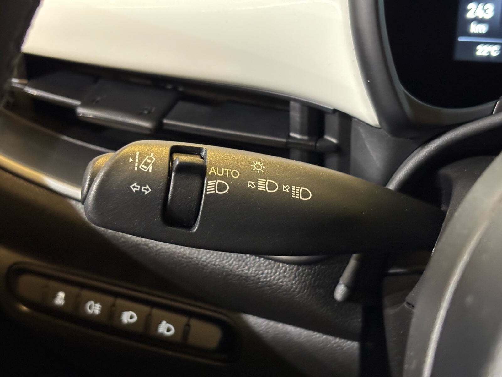 Hvid Fiat 500e fra 2023