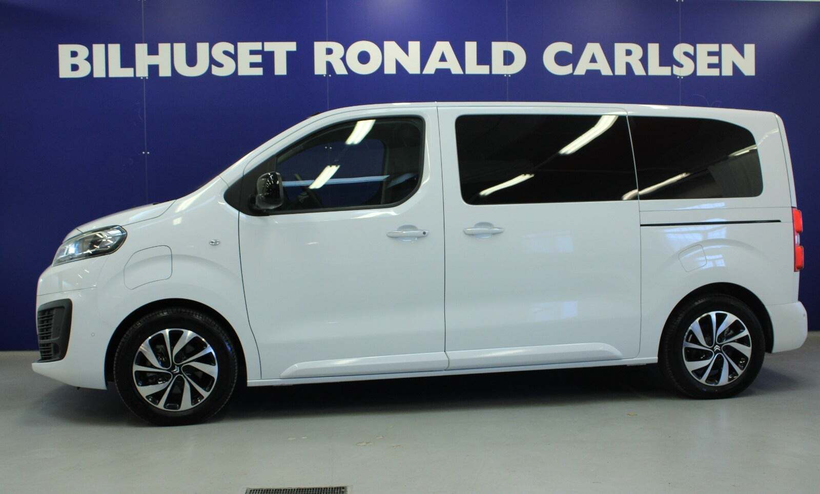 Hvid Citroën ë-SpaceTourer fra 2023