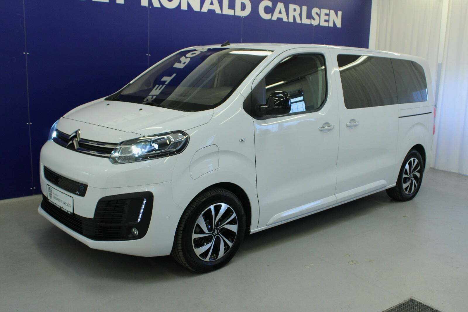 Hvid Citroën ë-SpaceTourer fra 2023