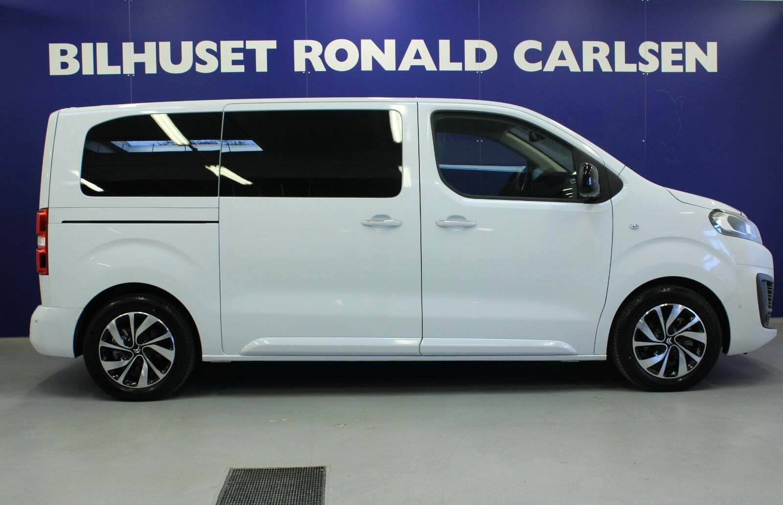 Hvid Citroën ë-SpaceTourer fra 2023