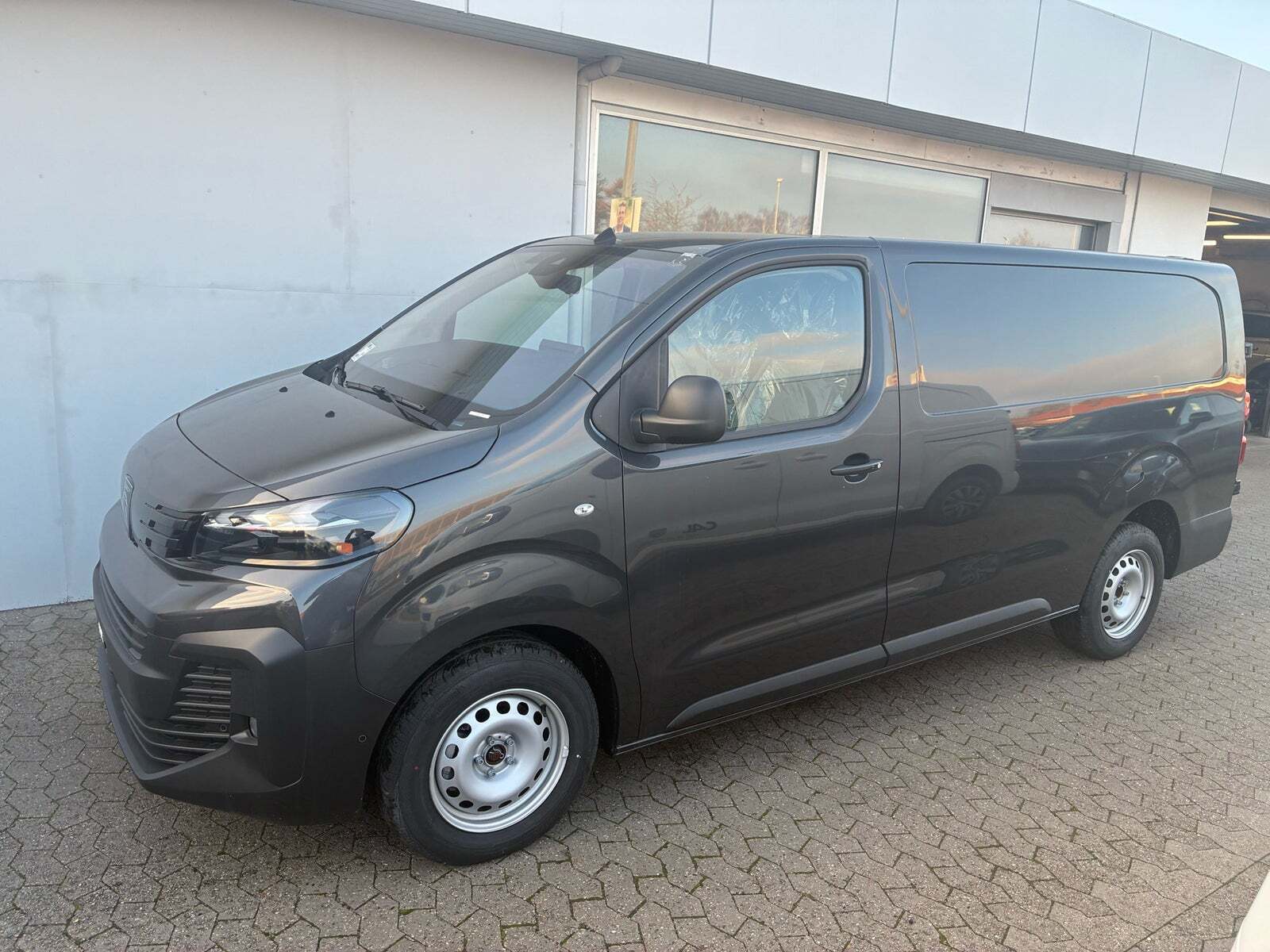 Peugeot Expert 2,0 BlueHDi 144 L3 Premium EAT8 Van