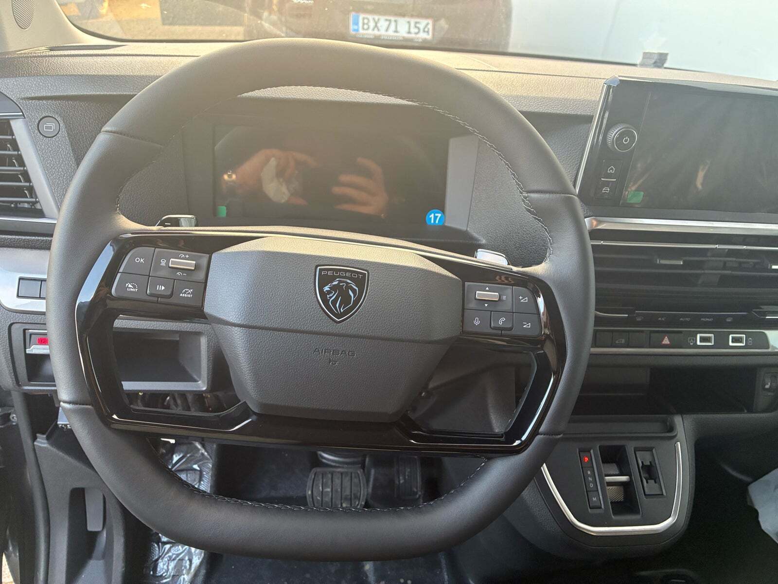 Peugeot Expert 2,0 BlueHDi 144 L3 Premium EAT8 Van