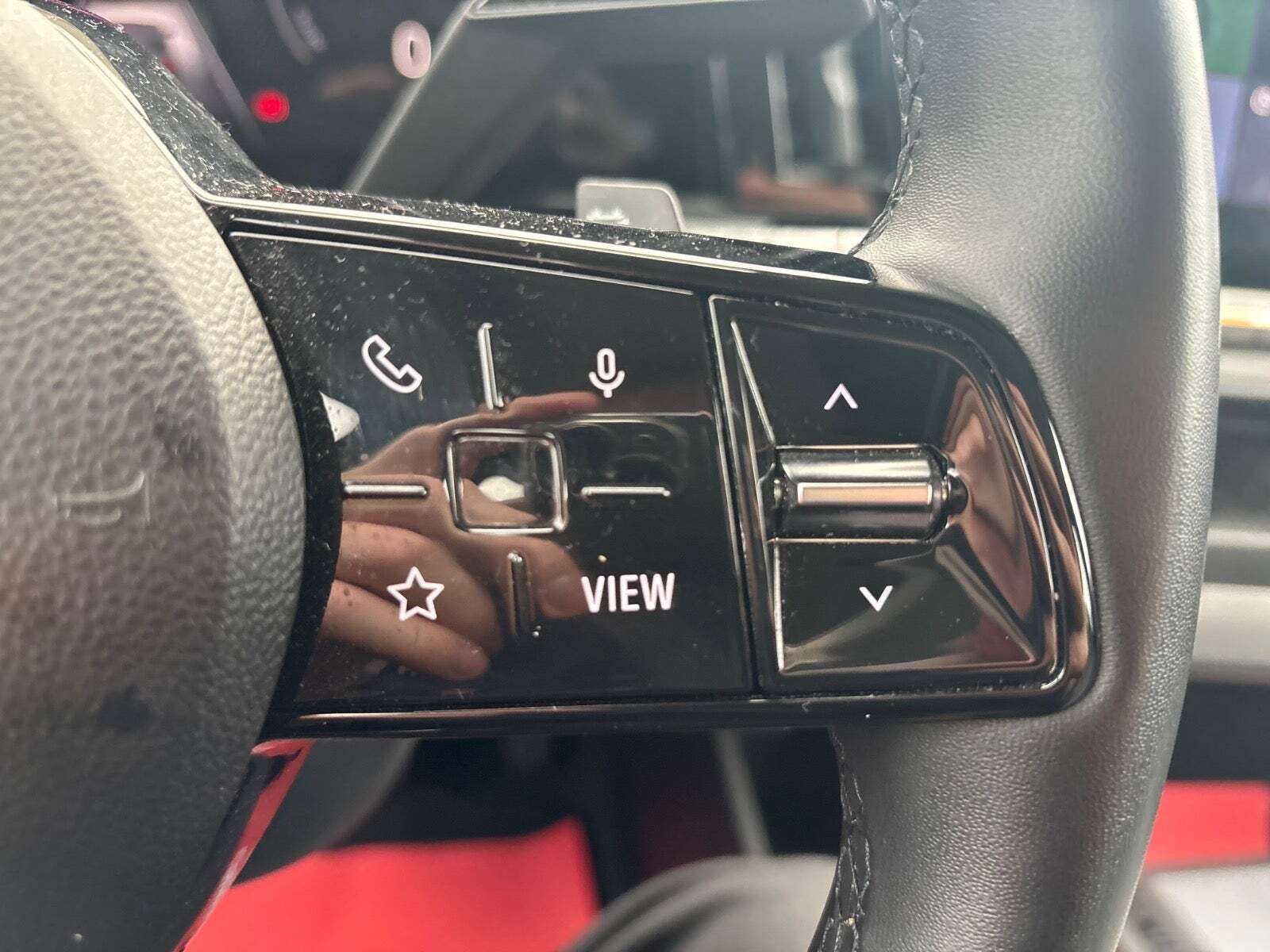 Hvid Renault Megane E-Tech fra 2023