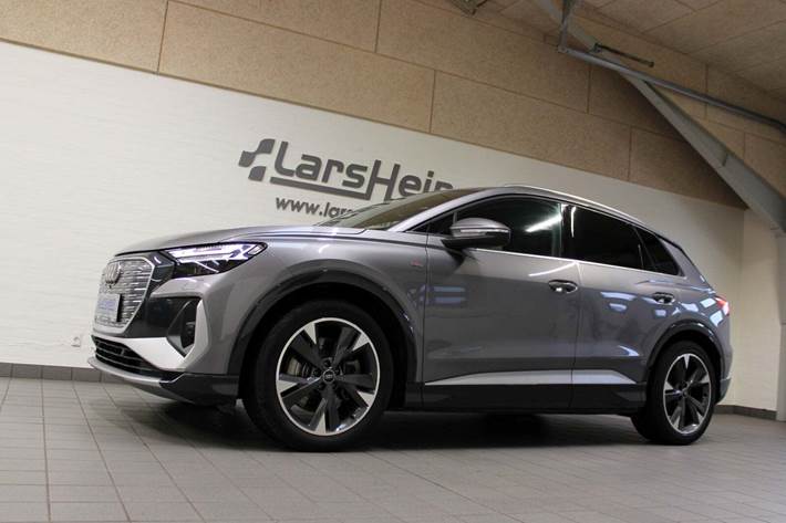 Grå Audi Q4 e-tron fra 2024