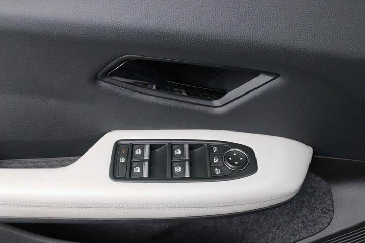 Grå Renault Megane E-Tech fra 2022