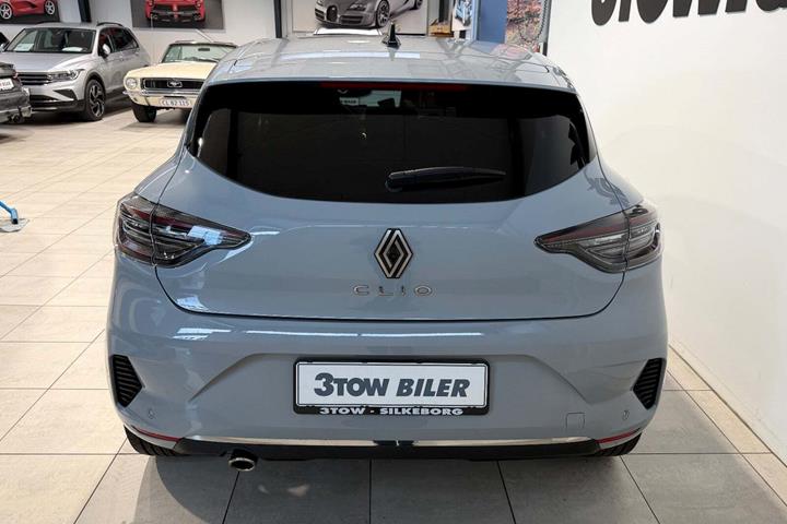 Grå Renault Clio V fra 2024