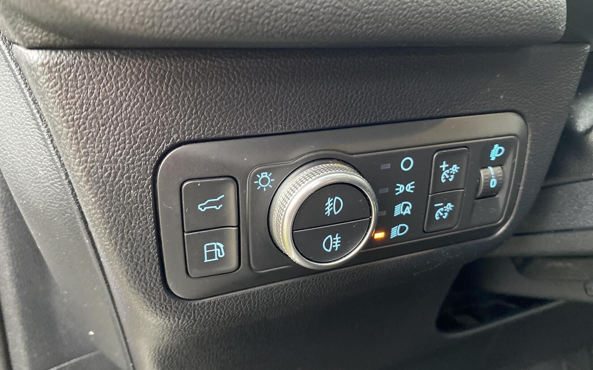 Hvid Ford Kuga fra 2020