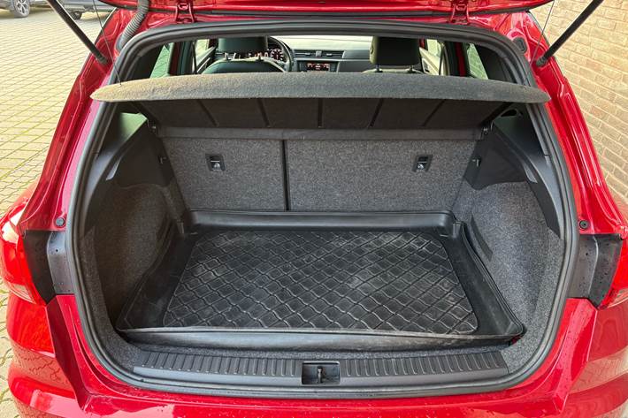 Rød Seat Arona fra 2020