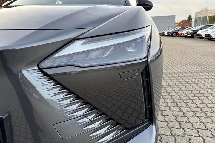 Grå Lexus RZ fra 2025