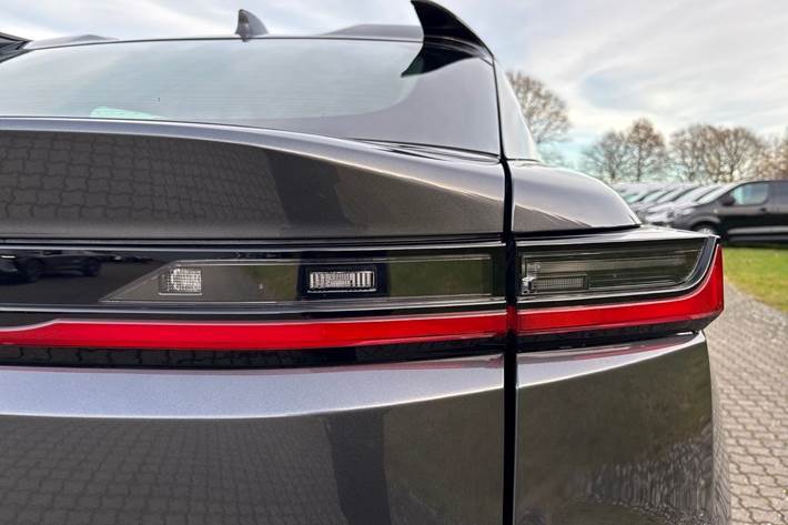 Grå Lexus RZ fra 2025