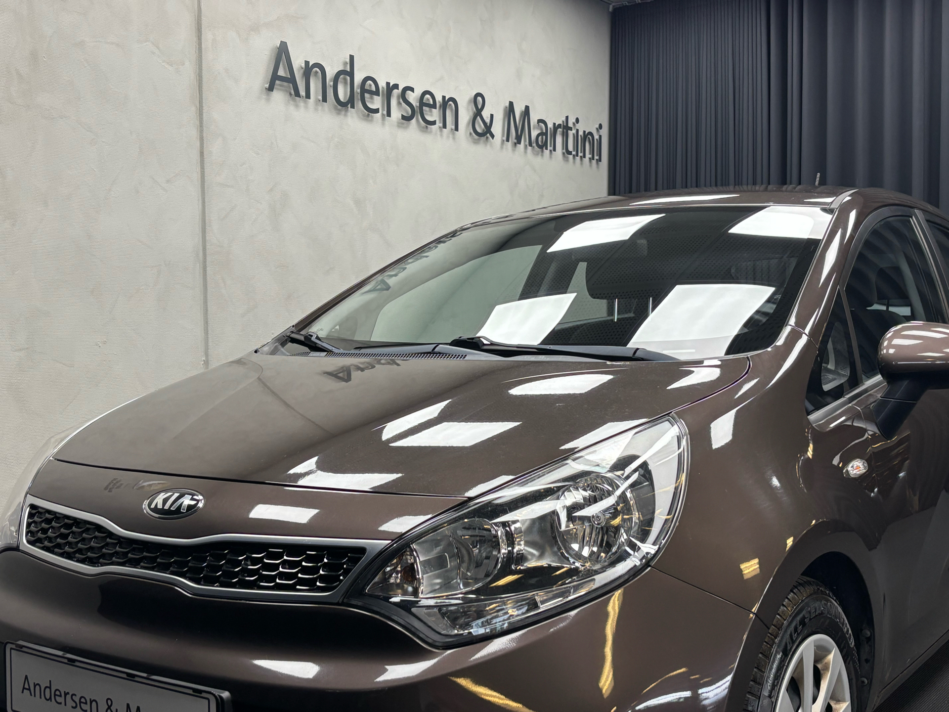 Brun Kia Rio fra 2016