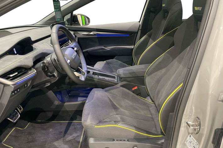 Grå Skoda Enyaq fra 2025