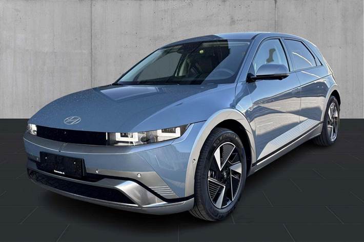 Blå Hyundai Ioniq 5 fra 2025 set udefra