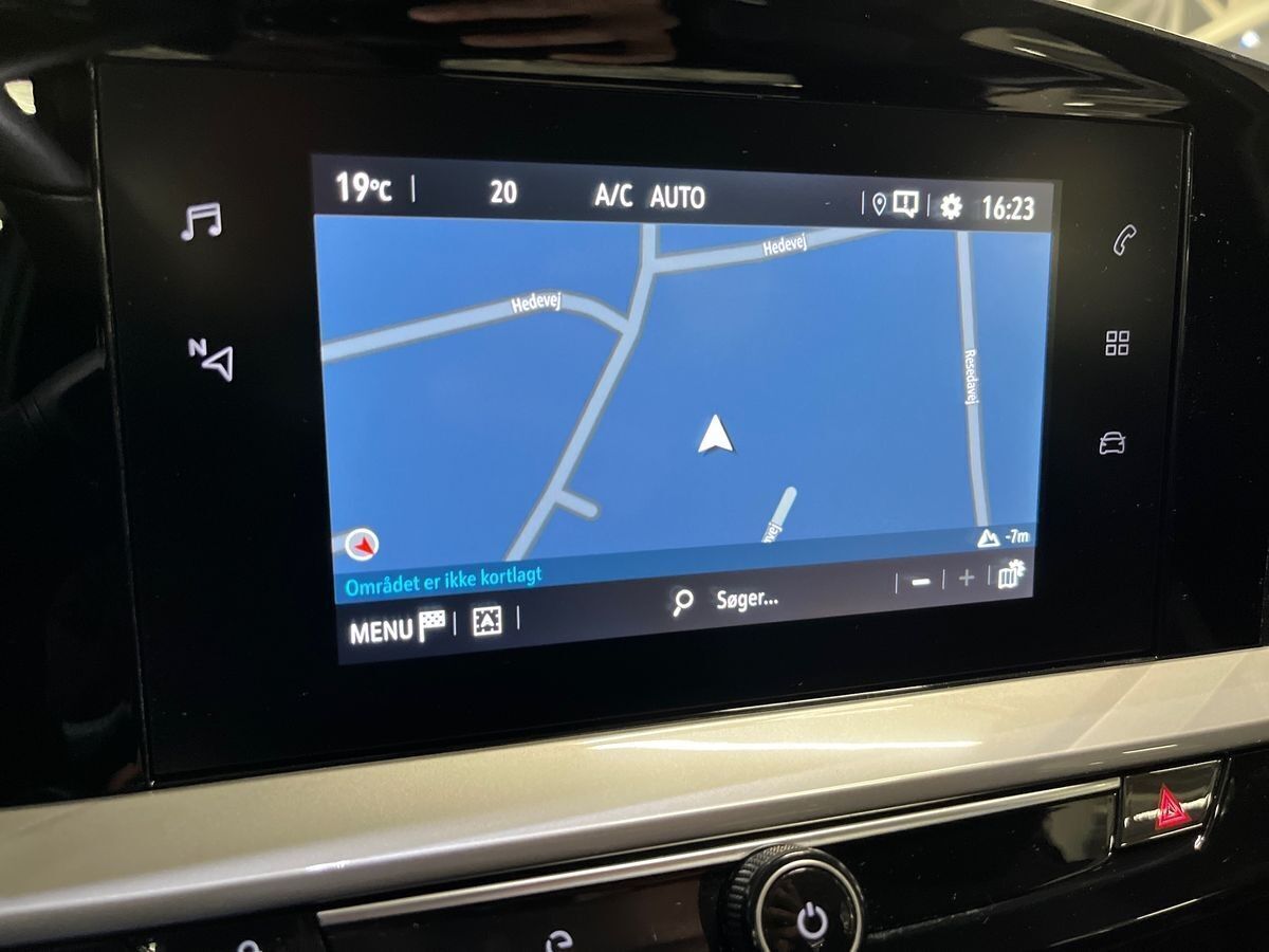 Sølv Opel Mokka-e fra 2023