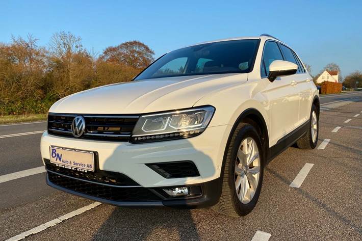 Hvid VW Tiguan fra 2019 set udefra