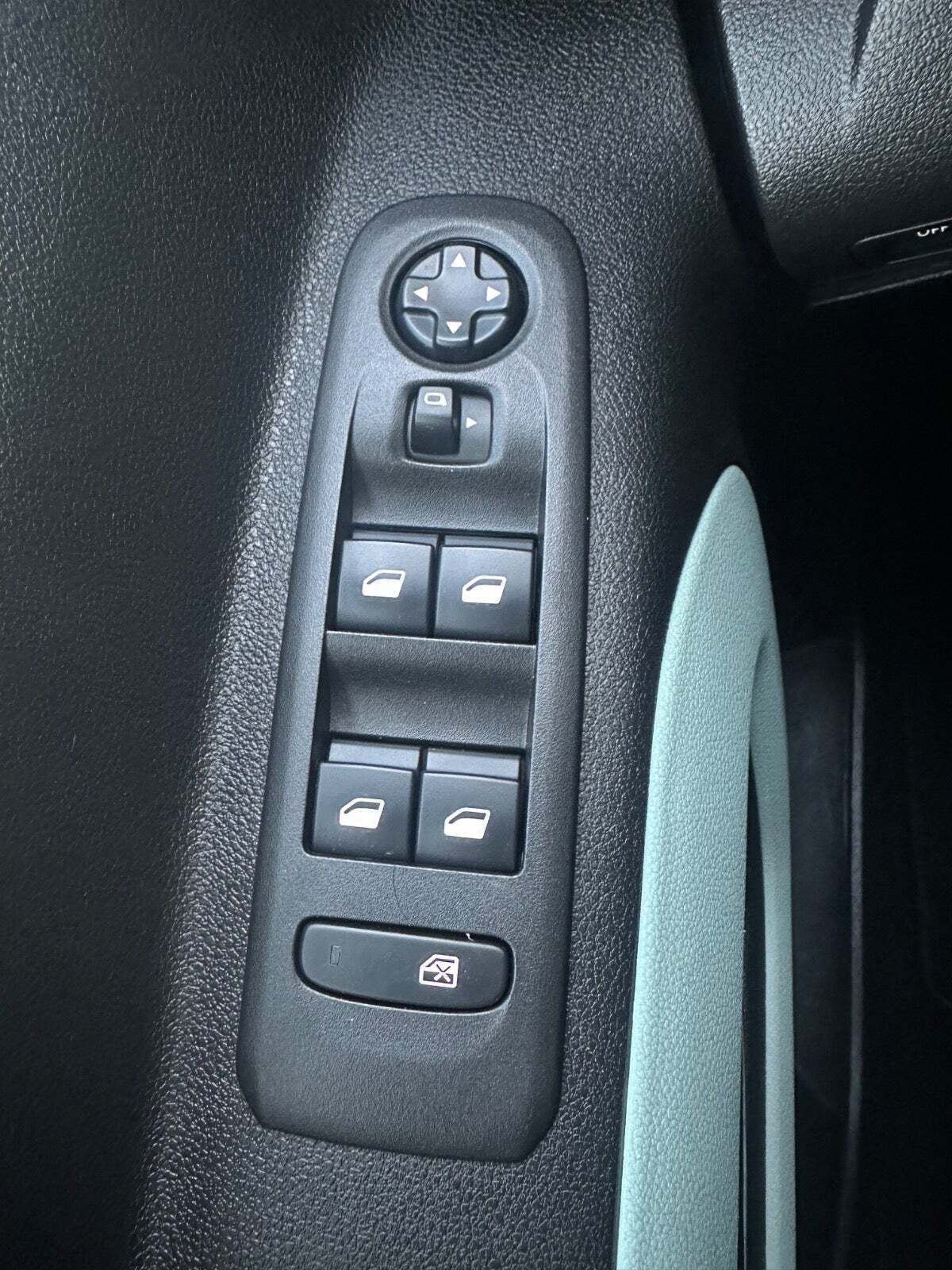 Rød Citroën Berlingo fra 2019