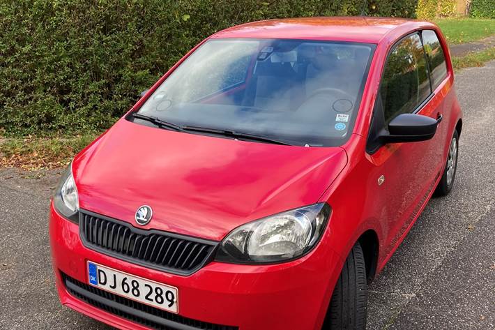 Rød Skoda Citigo fra 2012