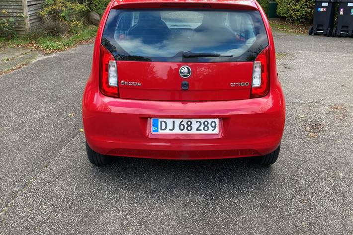 Rød Skoda Citigo fra 2012