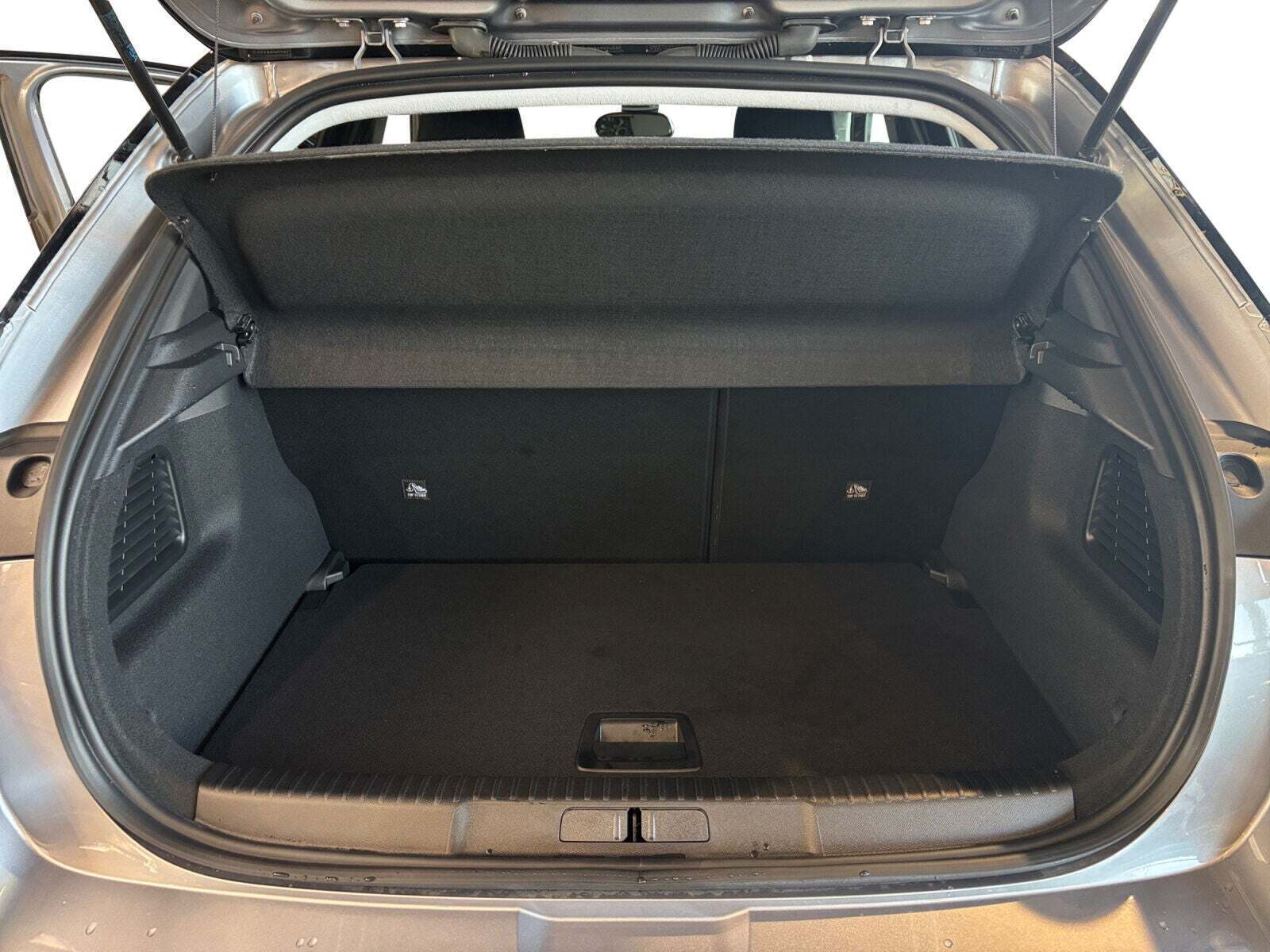 Sølv Opel Mokka-e fra 2024