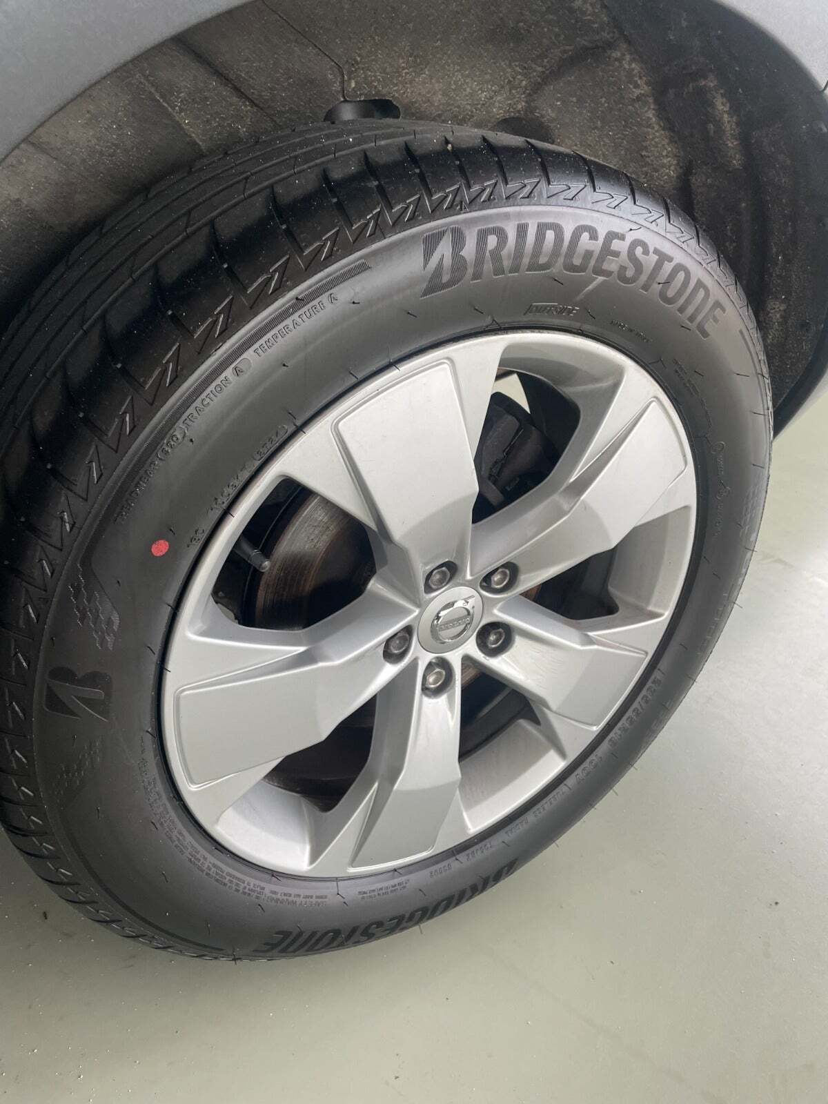 Hvid Volvo XC40 fra 2020