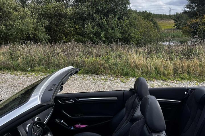 Grå Audi A3 Cabriolet fra 2020