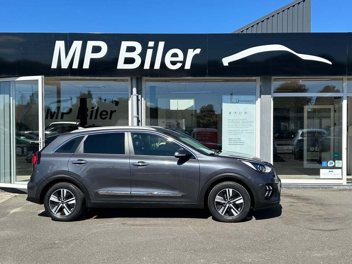Grå Kia Niro fra 2020