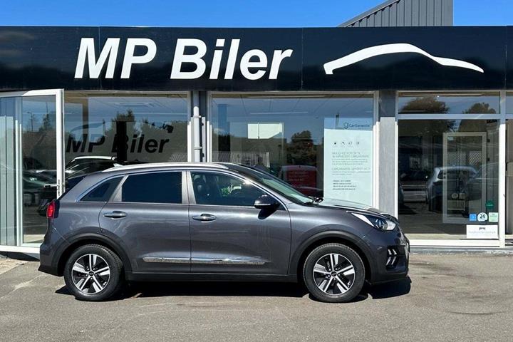 Grå Kia Niro fra 2020
