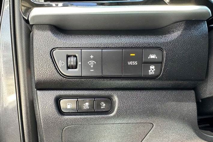 Grå Kia Niro fra 2020