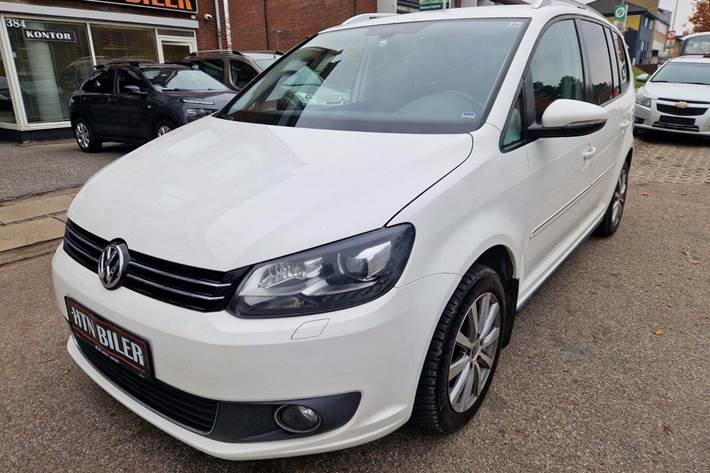 Hvid VW Touran fra 2012