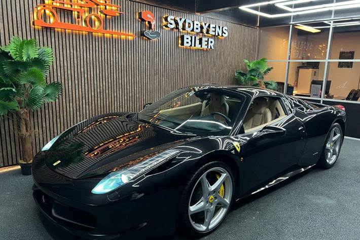 undefined Ferrari 458 fra 2014 set udefra