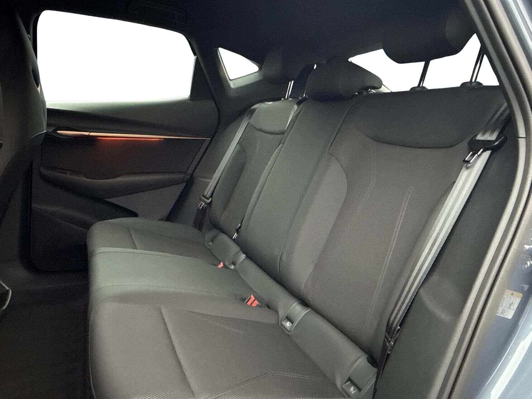 Blå Cupra Tavascan fra 2025