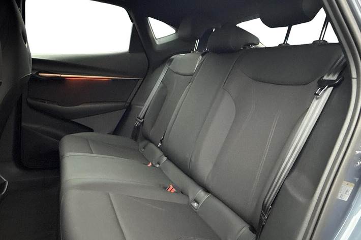 Blå Cupra Tavascan fra 2025