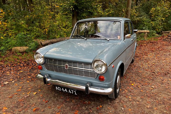 Blå Fiat 1200 fra 1968