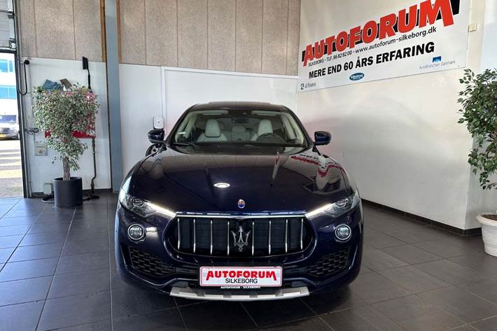 Blå Maserati Levante fra 2017