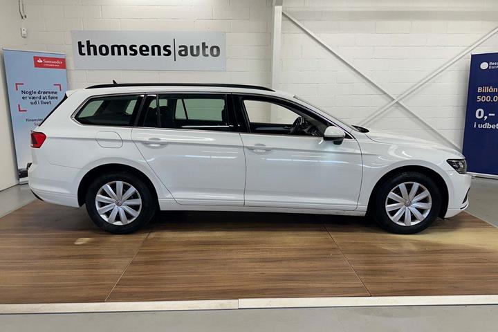 Hvid VW Passat fra 2020