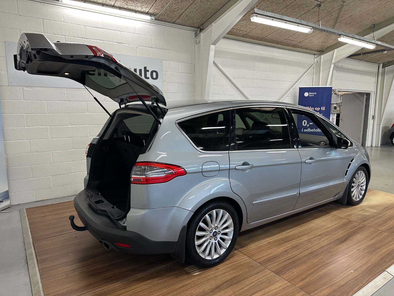 Sølv Ford S-MAX fra 2010