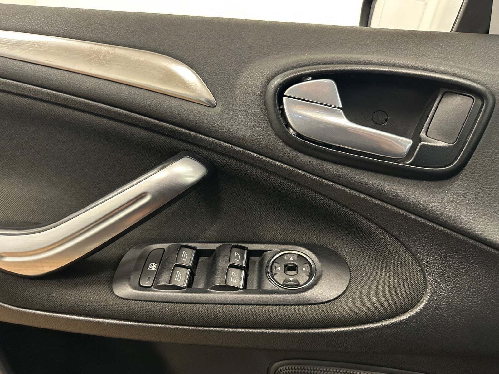 Sølv Ford S-MAX fra 2010