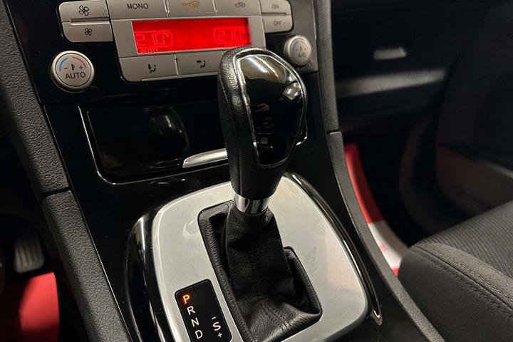 Sølv Ford S-MAX fra 2010