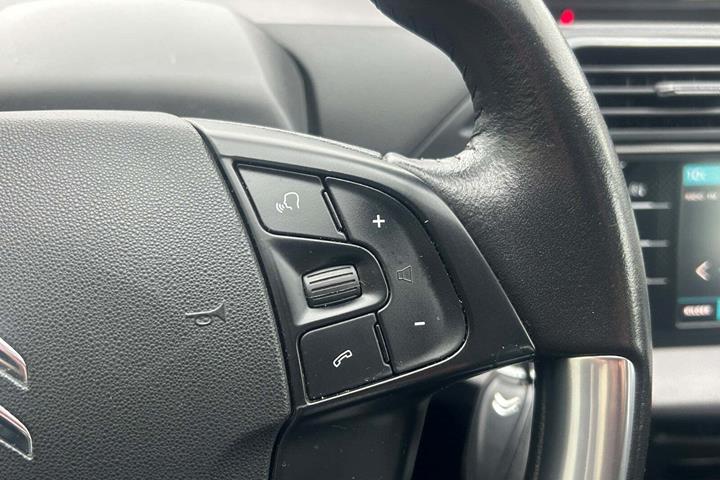 Rød Citroën Grand C4 Picasso fra 2018