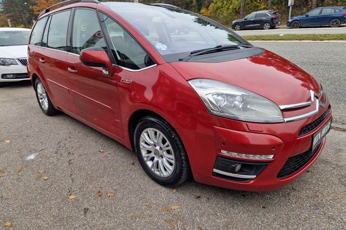 Grå Citroën Grand C4 Picasso fra 2011 set udefra