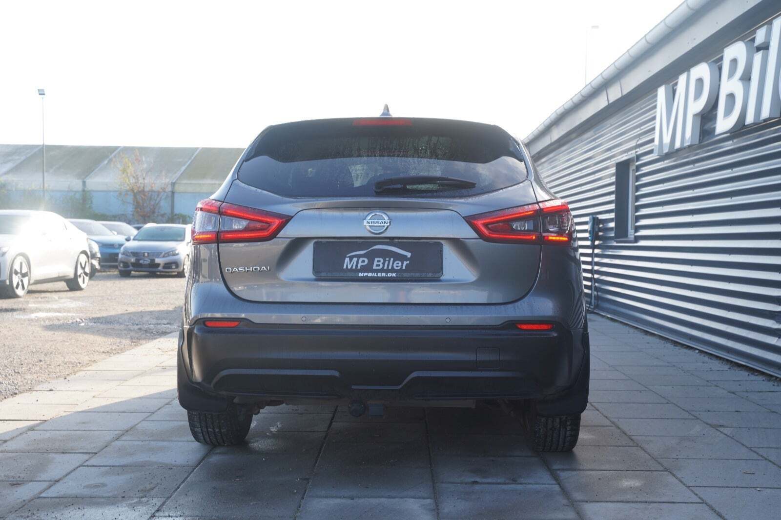 Grå Nissan Qashqai fra 2018