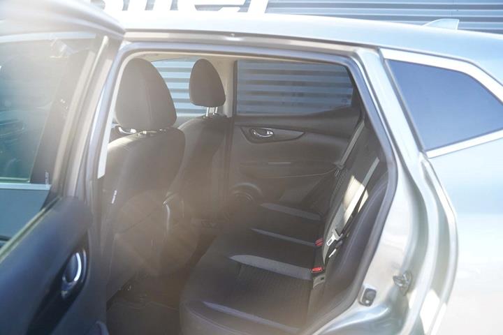 Grå Nissan Qashqai fra 2018