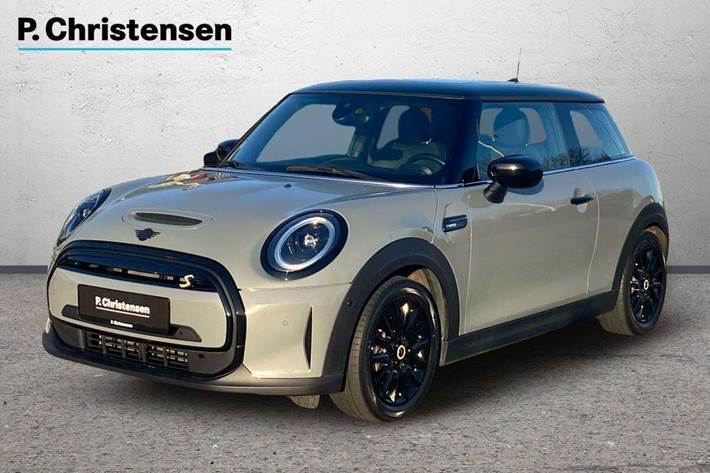 Grå Mini Cooper SE fra 2022 set udefra