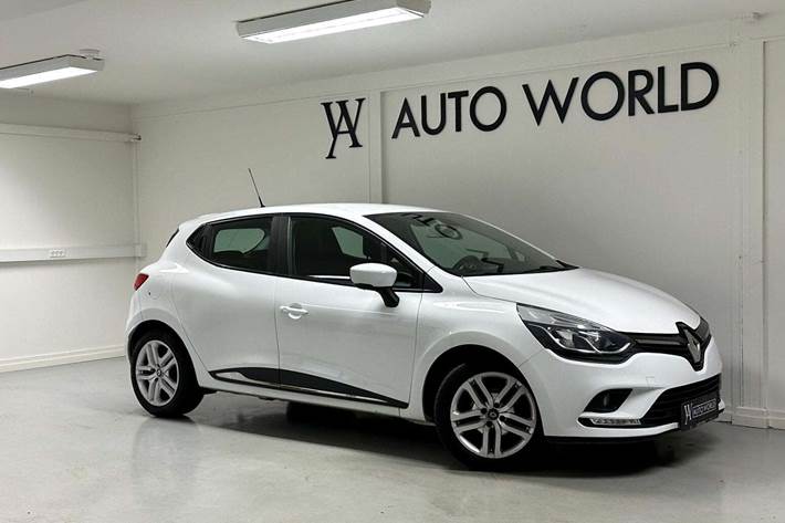 Hvid Renault Clio IV fra 2017 set udefra