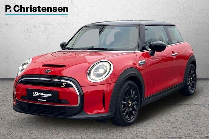 Rød Mini Cooper SE fra 2022 set udefra
