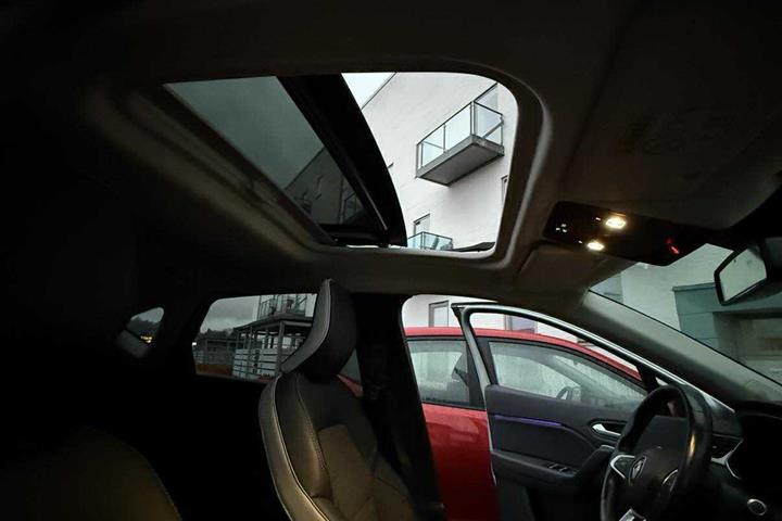 Grå Renault Captur fra 2020